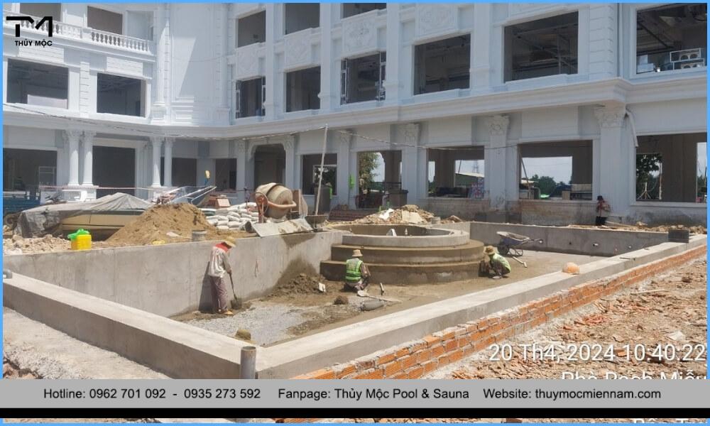 Giới thiệu về dự án hồ bơi biệt thự của anh Hùng