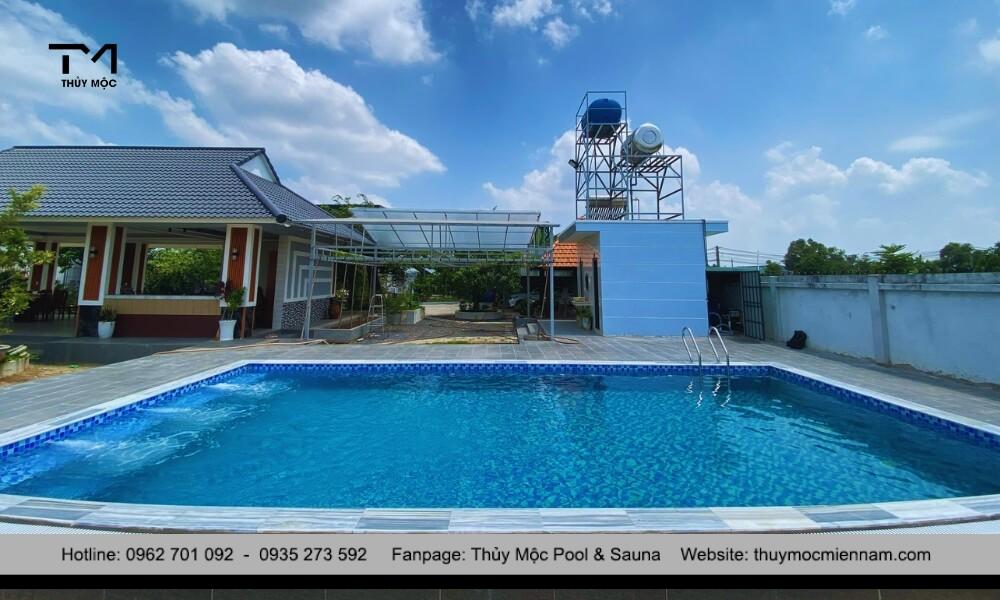 Hồ bơi sân vườn 5m x 10m của gia đình anh Huy tuyệt đẹp