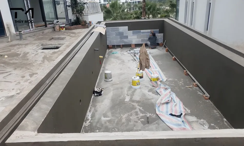 kỹ thuật thi công ốp lát đá sọc dưa hồ bơi