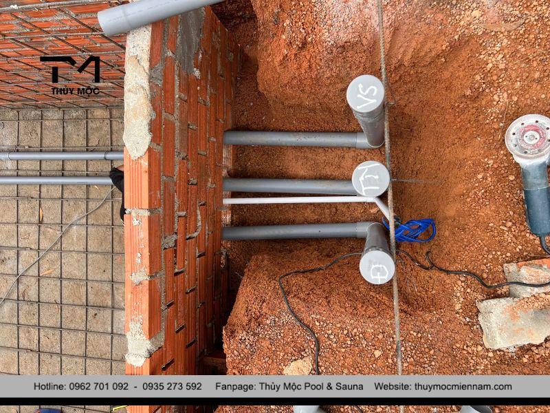 Cố định ống bằng bộ ốc siết mặt bích